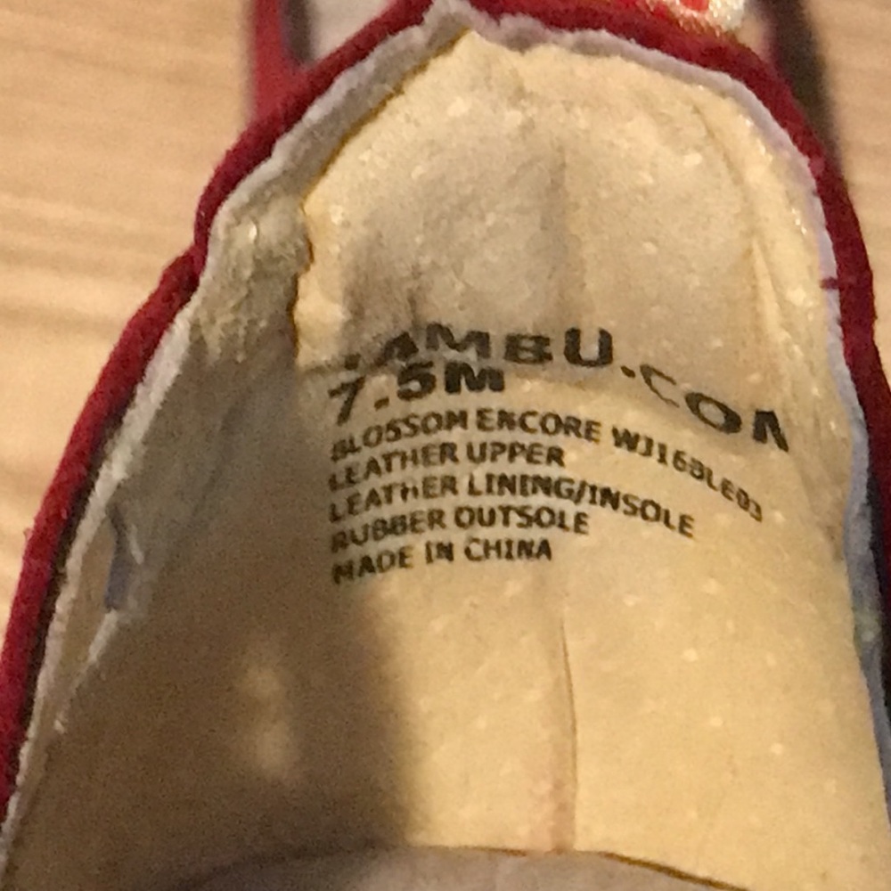 Jambu Red Sandals - Picture 5 of 15